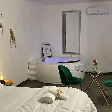 בית הארחה Habitat Luxury 4*